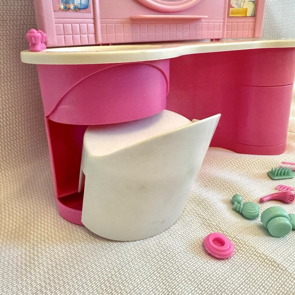 MATTEL Barbie Beauty Center Playset 1991 Pink Bathroom Vanity And Accessories - Picture 4 of 16